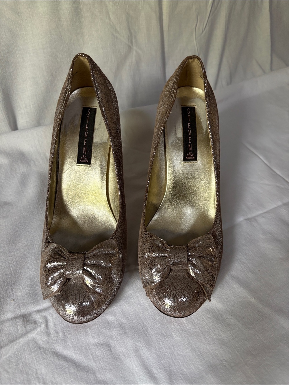 Metallic Leather Bow Pumps - Women's